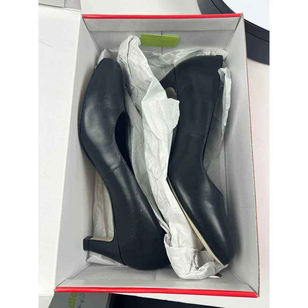 R2‎ Hommerson Womens Black Leather Kitten Pumps 9M Arch Support Comfort Heel